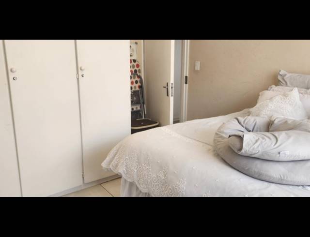 2 BEDROOM TOWNHOUSE FOR SALE IN LINMEYER